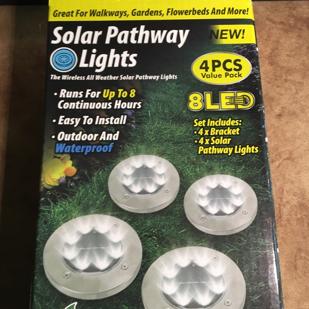 SOLAR NIB PATHWAY OUTDOOR WATERPROOF LED LIGHTS ON WITH 4 PATHWAY LIGHTS